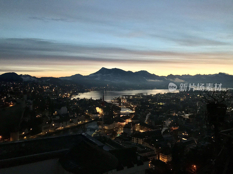 瑞士-卢塞恩-小镇上的全景