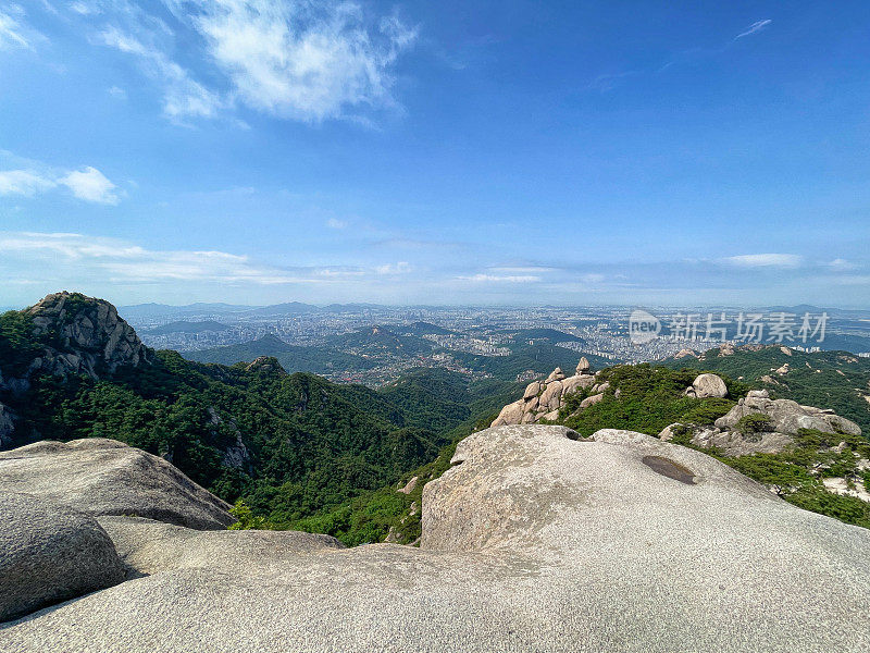 夏季首尔北汉山国立公园