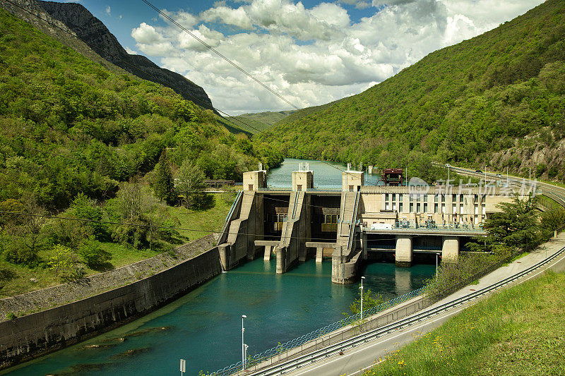 斯洛文尼亚Soca河上的水力发电厂