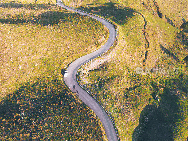 上面的山路