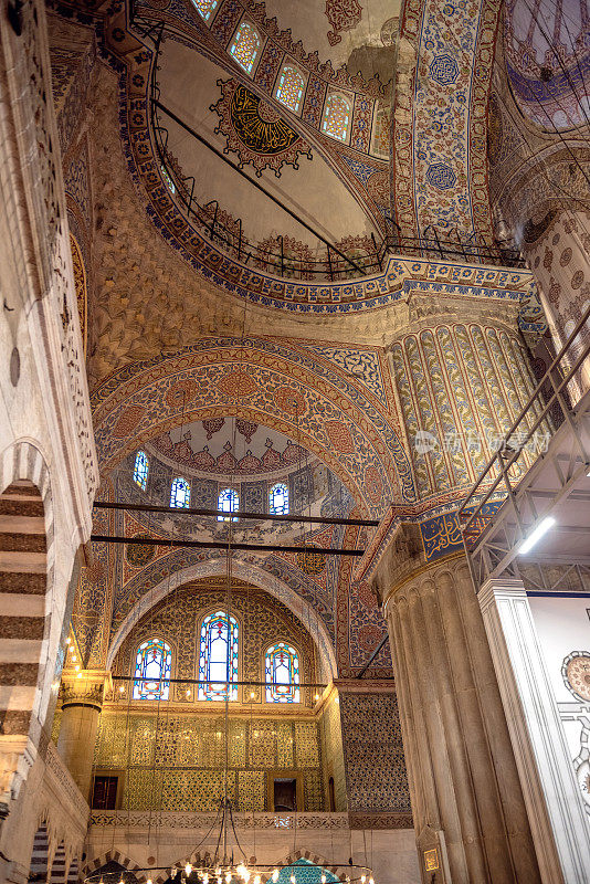 伊斯坦布尔苏丹艾哈迈德清真寺蓝色清真寺的内部