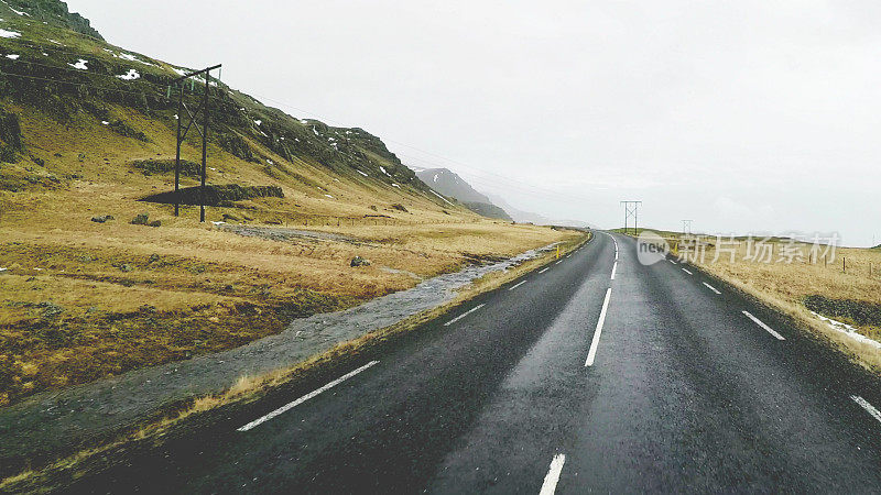 空无一人的道路