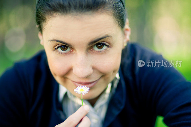 女孩和花