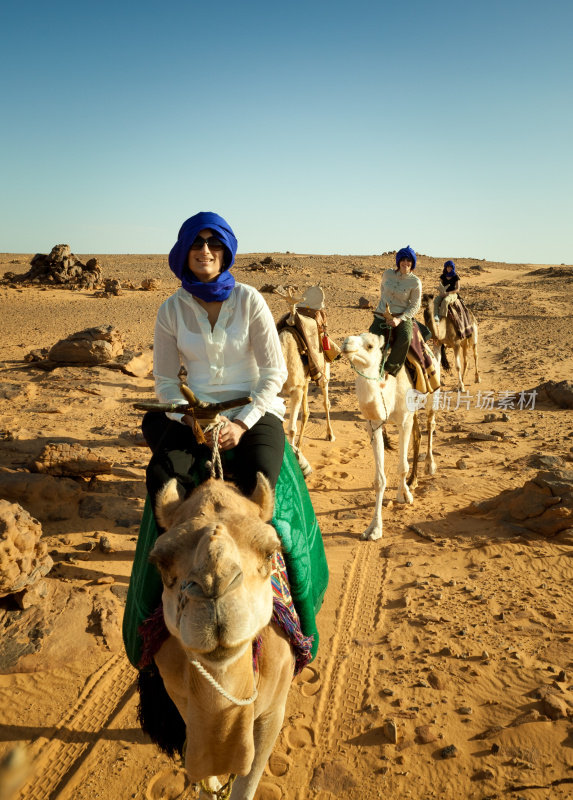 利比亚撒哈拉沙漠的骆驼商队