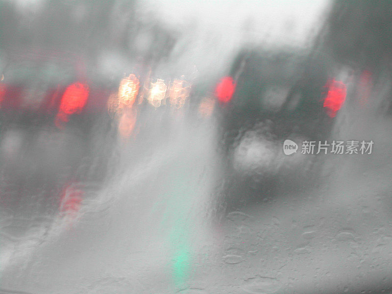 雨天道路