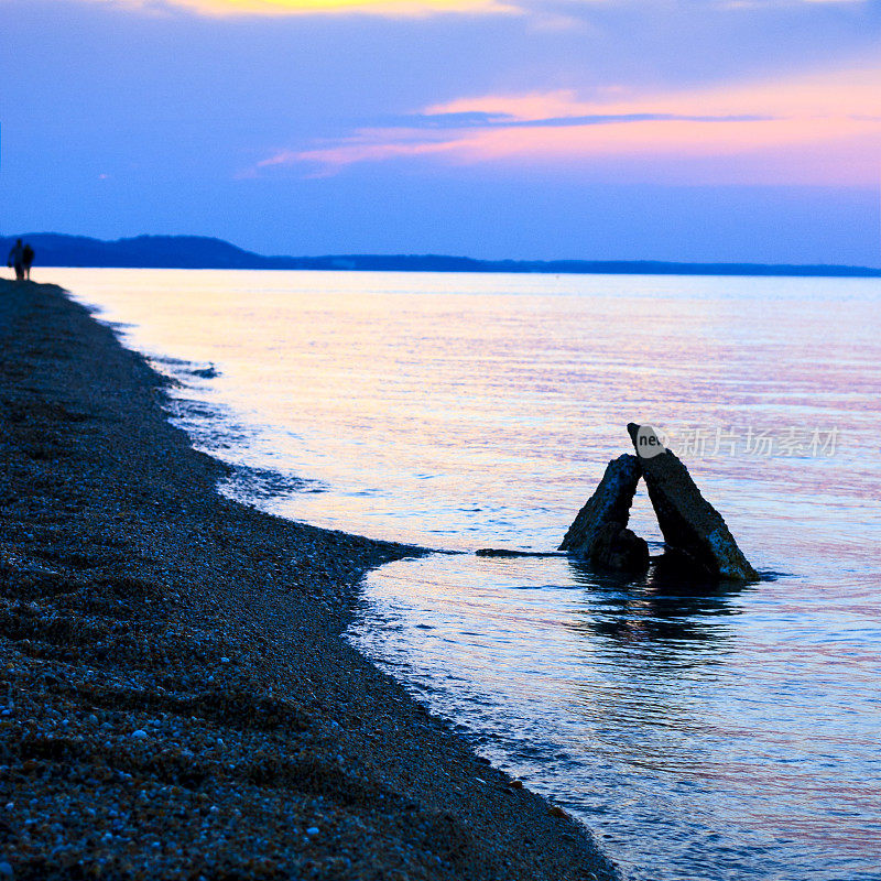 夕阳海水背景