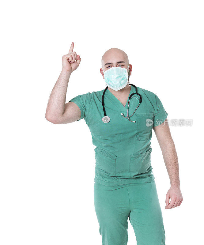 外科医生戴着医用口罩展示您的产品