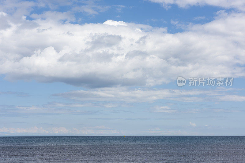 海平面较低，高于水面