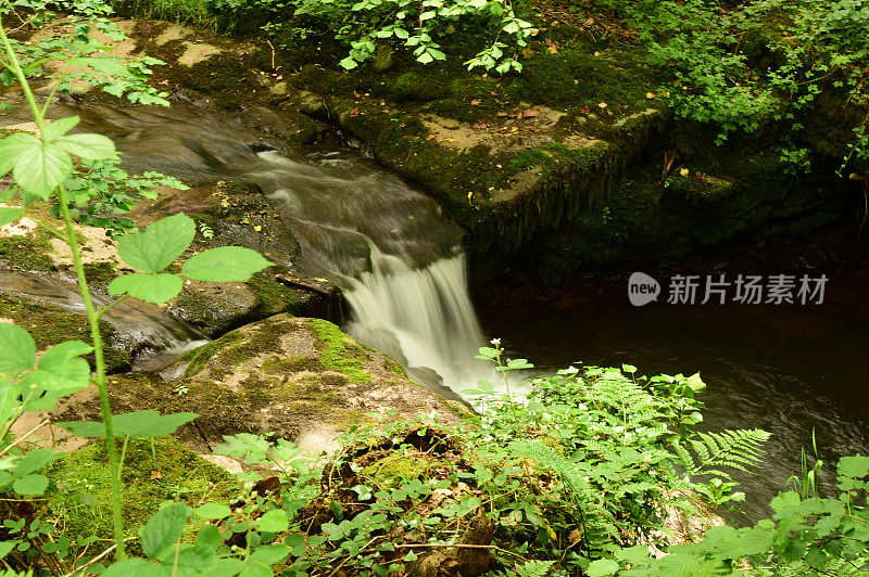 蒙茅斯郡和布雷肯运河