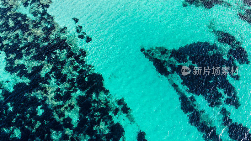 鸟瞰图的马略卡海岸线，巴利阿里群岛