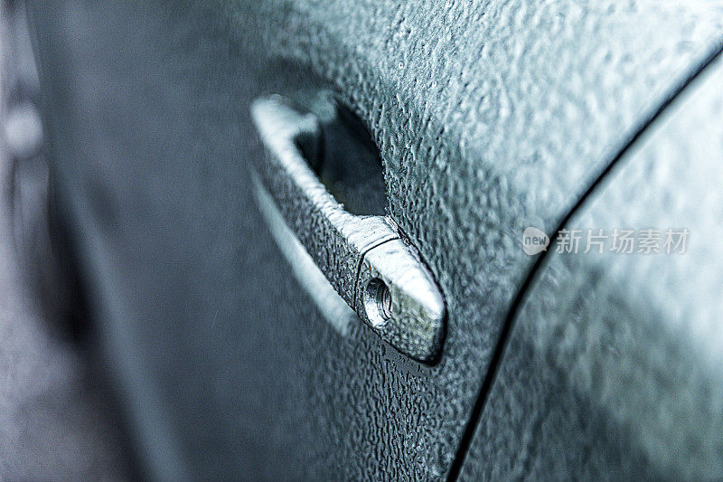 冻冰涂层汽车外门把手和钥匙孔
