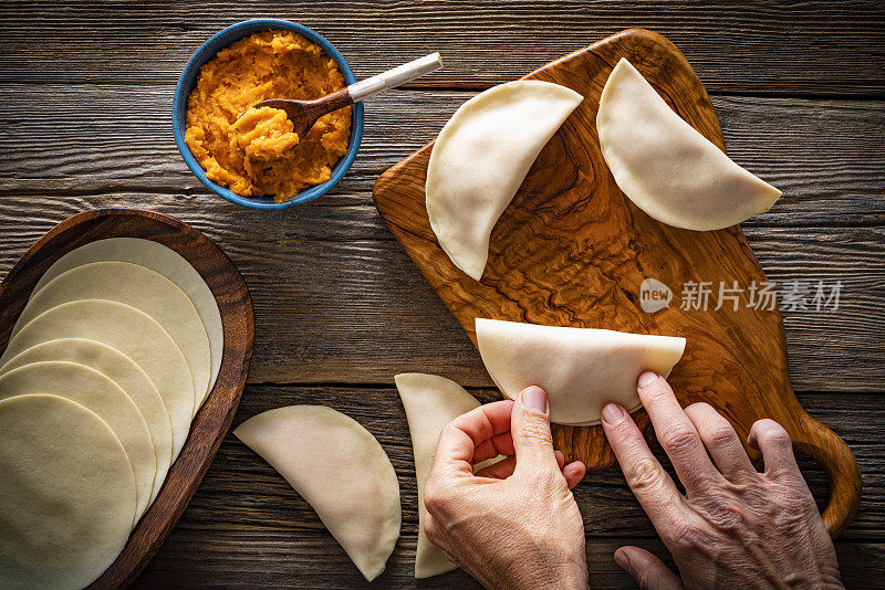 烤红薯馅饼馅饼肉馅卷饼的准备