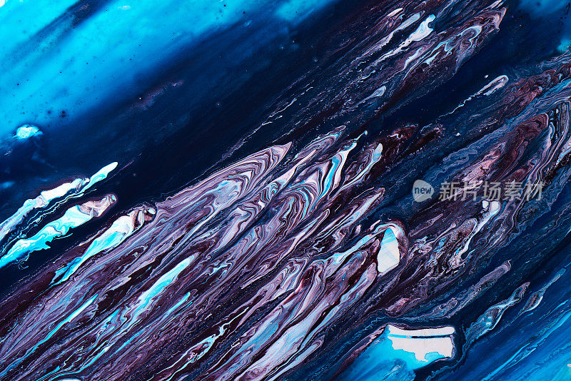 蓝色海浪抽象背景。液体油漆纹理，液体艺术，夜海洋