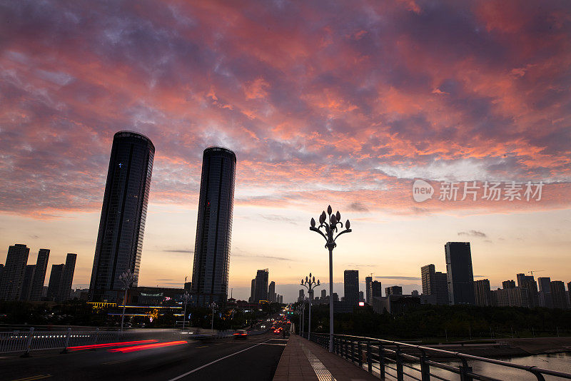 日照夜景