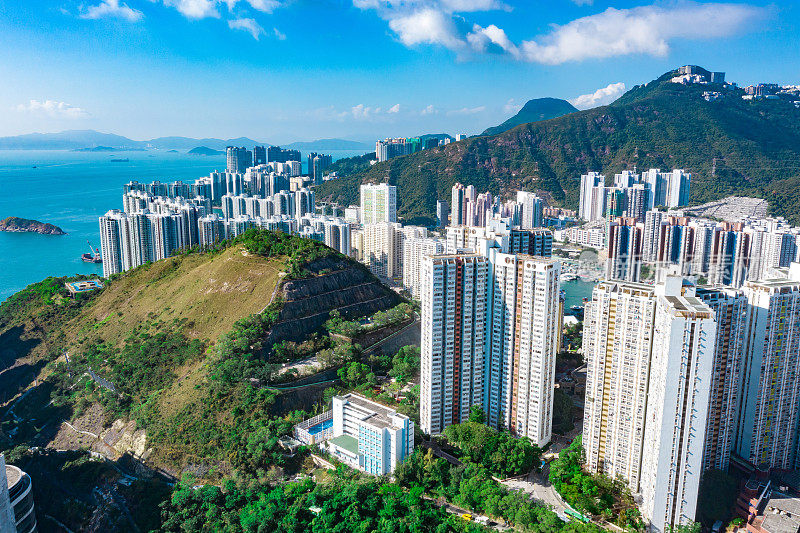 鸟瞰香港仔及鸭脷洲的住宅小区