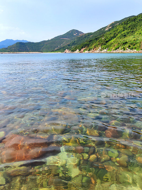 香港岛达吉拉角清澈的海水