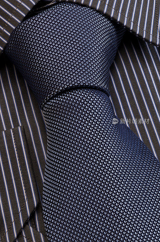 领带和衬衫――男士的时尚