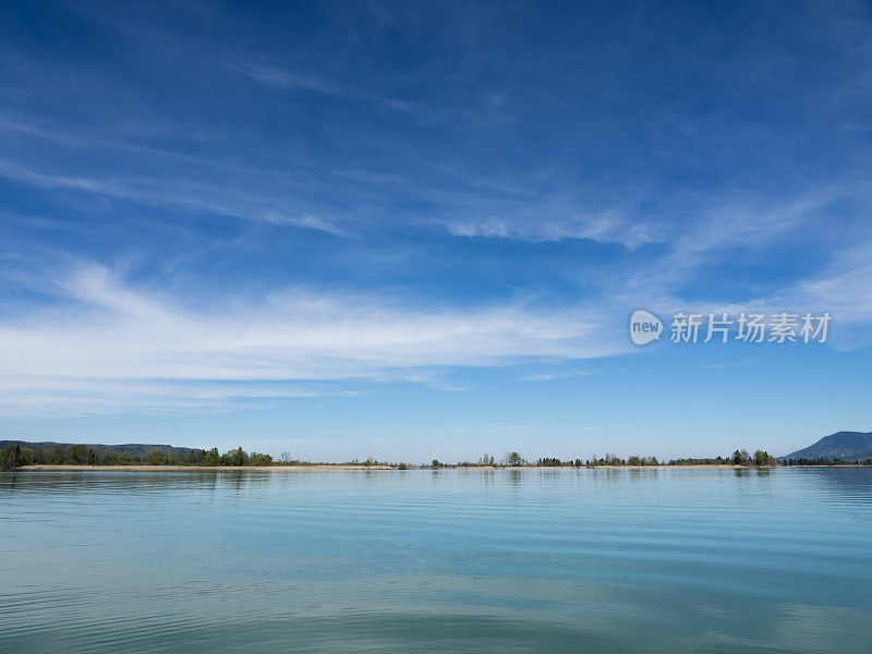 平静的湖