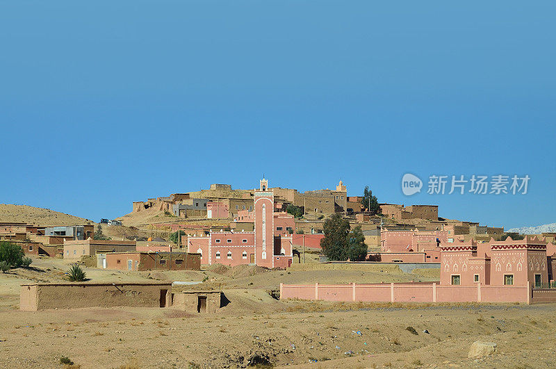 Tizgzaouine摩洛哥山坡村