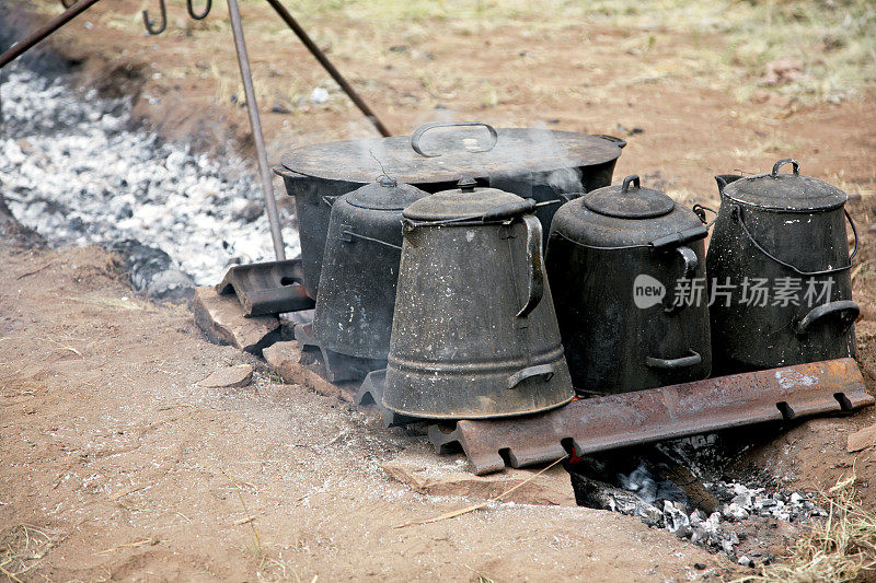 户外火坑、咖啡壶、铸铁大锅