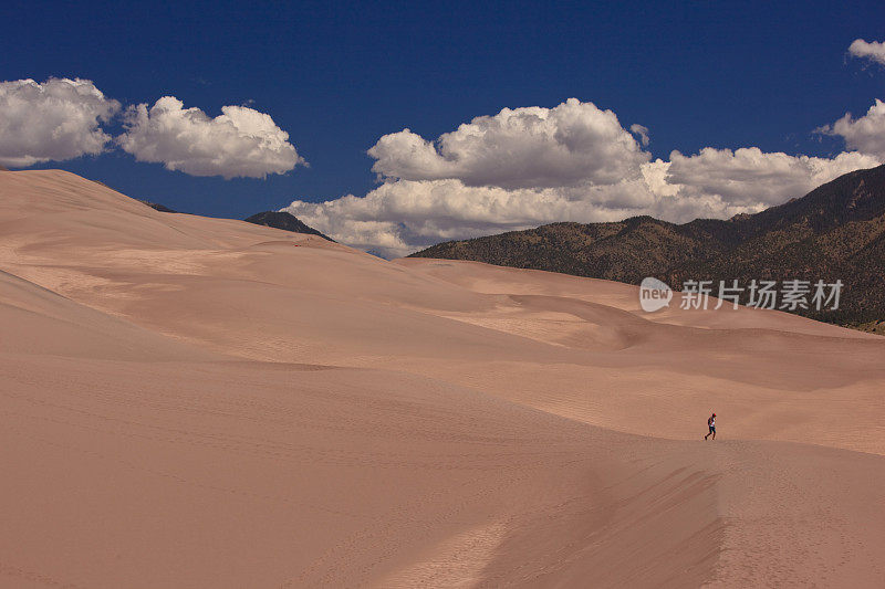 沙漠徒步旅行