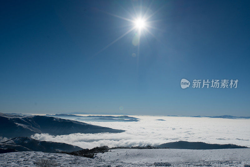 在高高的山上