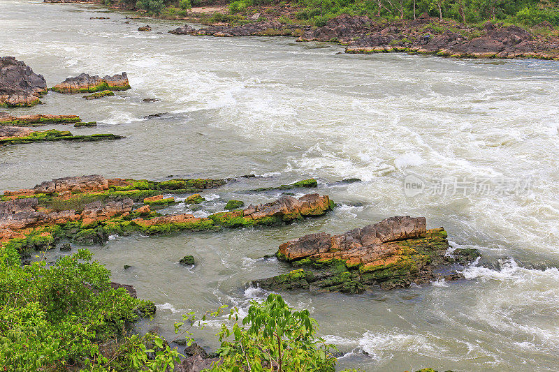 湍急的水流从孔帕丰瀑布，Champasak，老挝