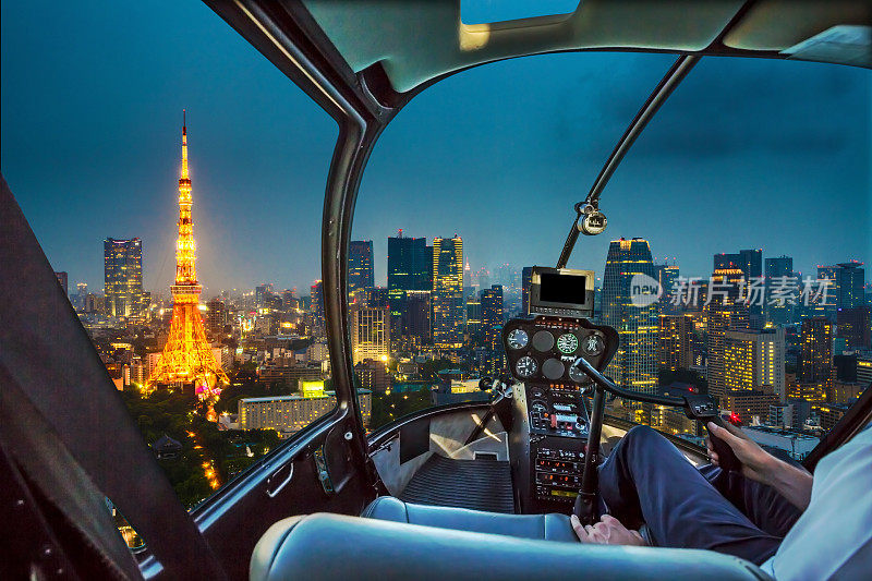 东京塔的直升机