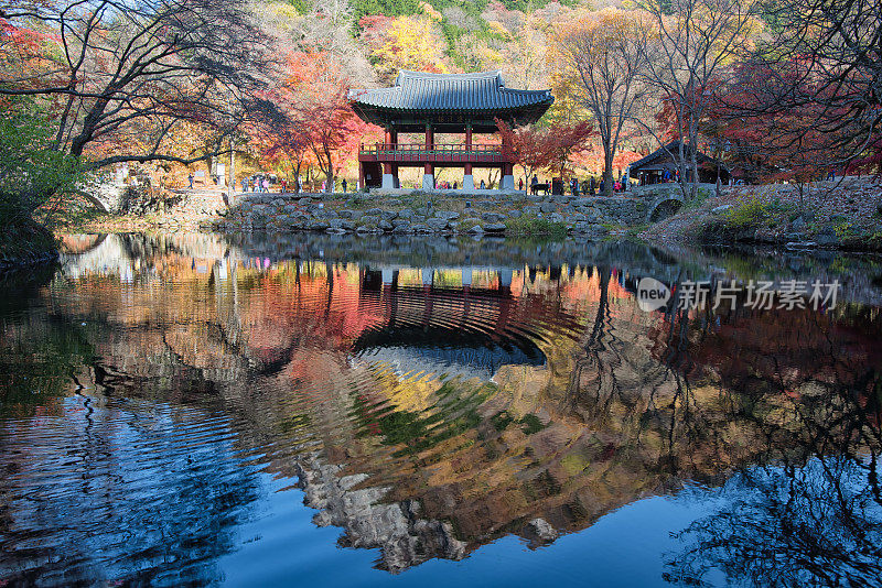 秋天早晨的韩国风景