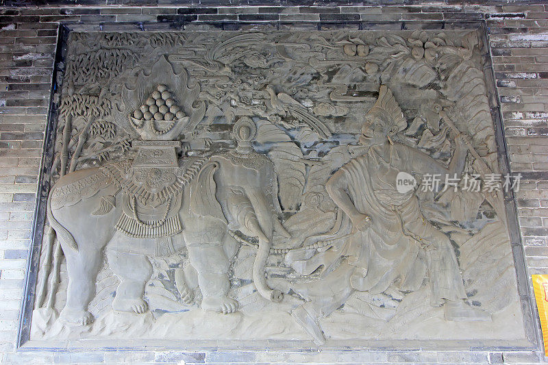 2015年2月6日，中国内蒙古自治区呼和浩特市，大昭寺壁画浮雕