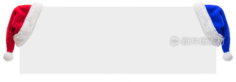 圣诞老人的帽子在一个空白的公告牌与复制空间(孤立在白色)