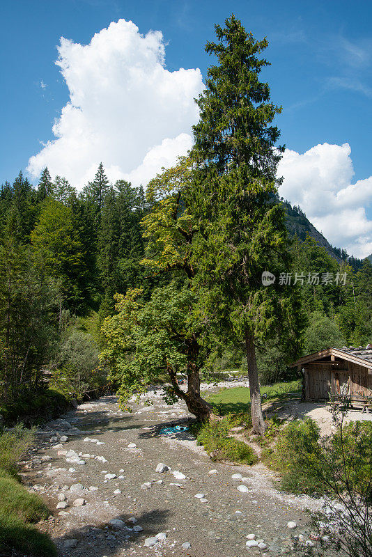 泰根西湖畔的七座小屋