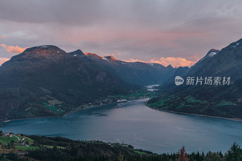 挪威峡湾的风景