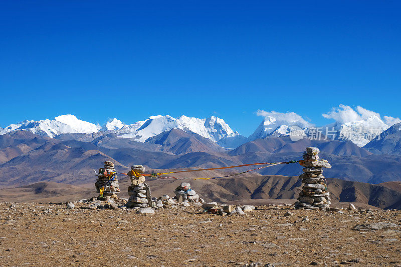 喜马拉雅珠穆朗玛峰巨型全景雪山的顶峰