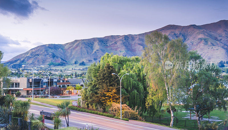 暮光风景的wanaka和箭头镇住宅度假住宅区最受欢迎的旅游目的地在新西兰南岛