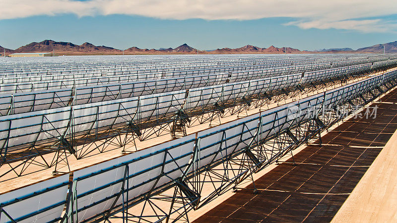 亚利桑那州太阳能农场鸟瞰图