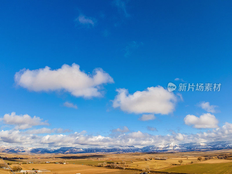 农业和沙漠的观点缕风暴云蓝天云景科罗拉多户外背景照片系列