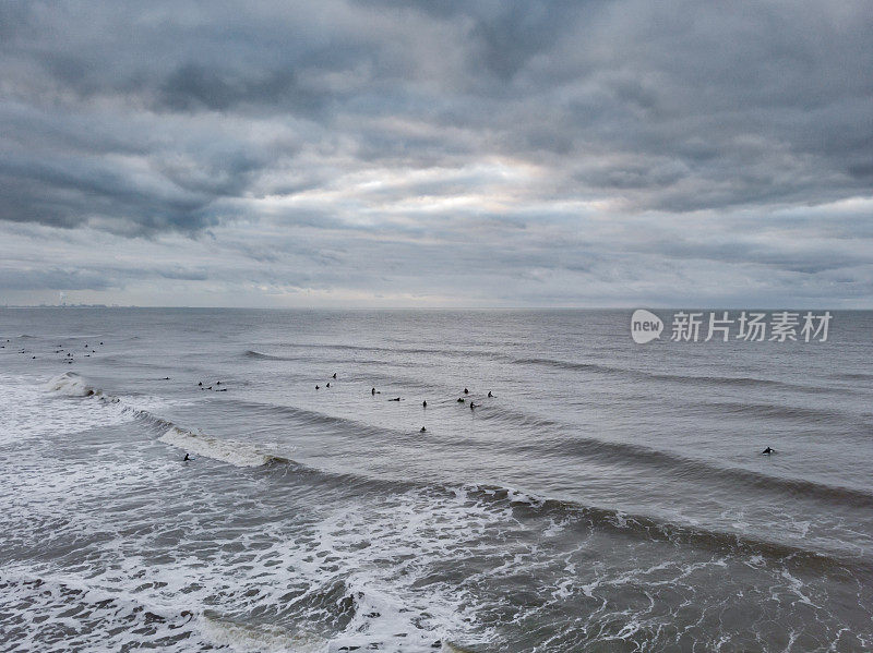 斯海弗宁根北海的冲浪者