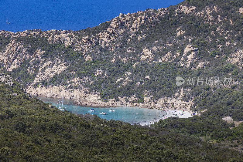 科西嘉岛南海岸的海滩景色