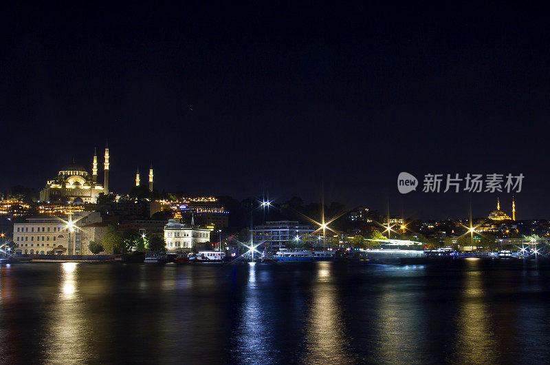 从加拉塔俯瞰伊斯坦布尔的夜景