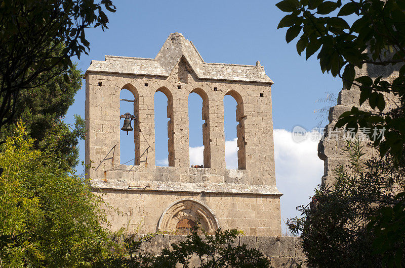 塞浦路斯北部Kyrenia历史悠久的Bellapais修道院