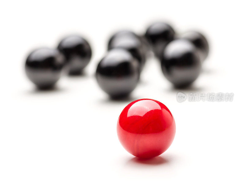 红色和黑色弹珠的概念-队长
