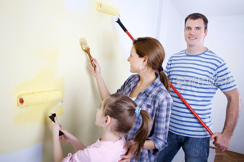 幸福家庭粉刷墙