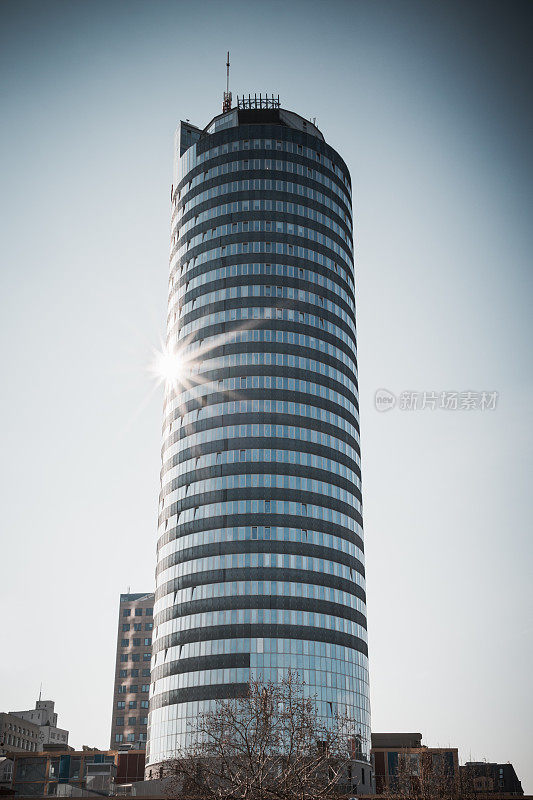 德国耶拿商业大厦，宝丽来669风格