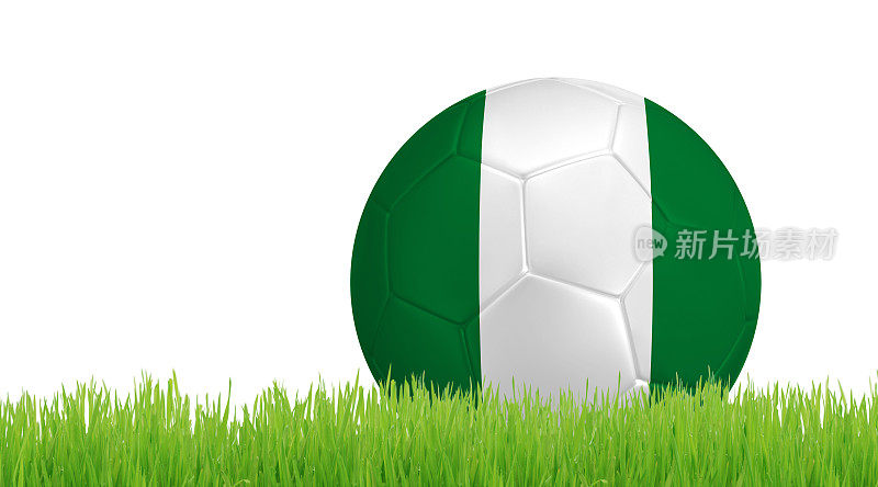 足球在绿色草地上与尼日利亚国旗的颜色