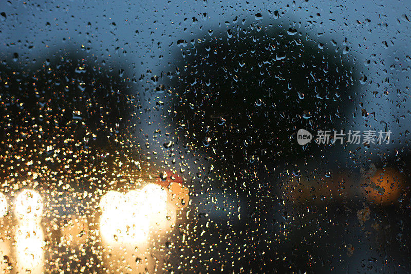 雨窗的交通