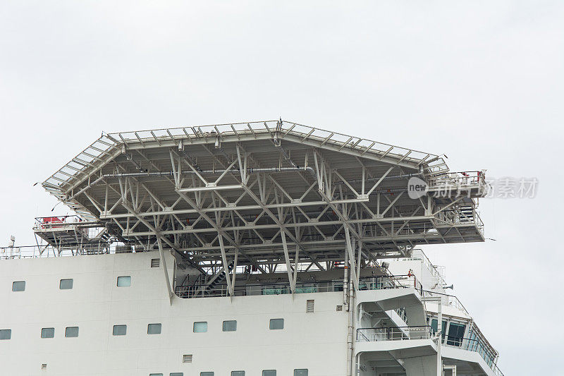 大型近海船只上的直升机停机坪