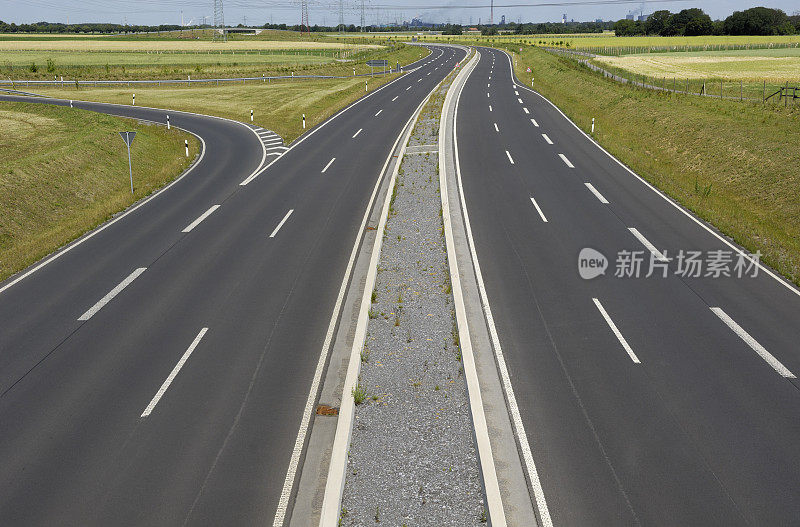 空的高速公路