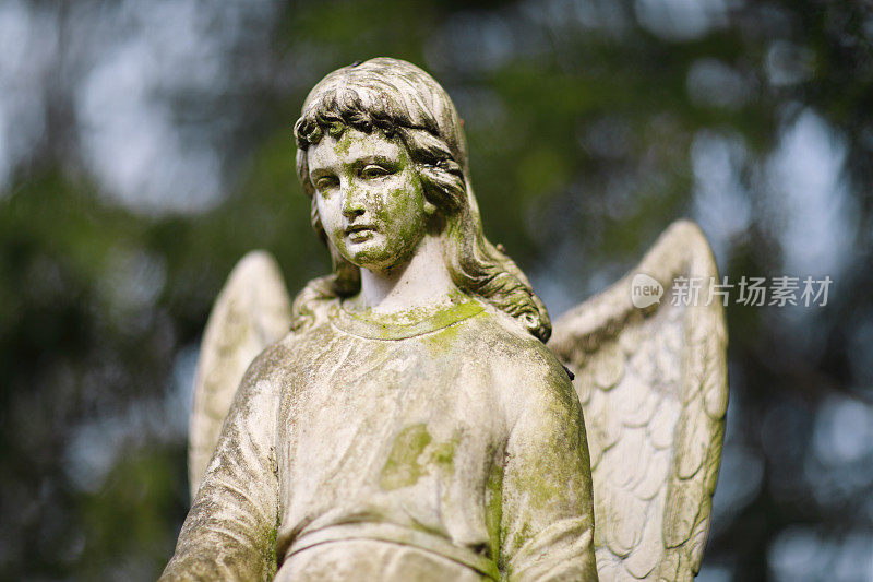 梅拉顿墓地上的天使雕塑