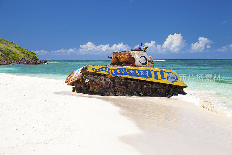 公共关系库莱布拉岛弗拉明戈海滩上生锈的陆军坦克